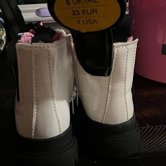 Primark size 7 baby/toddler stitch combat boots great condition never worn - Picture 3 of 4